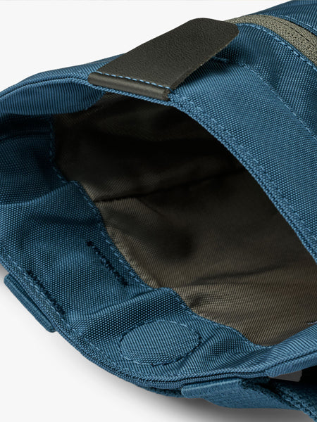 DOG-Copenhagen-sac-a-friandises-pour-chien-go-explorer-treat-bag-bleu