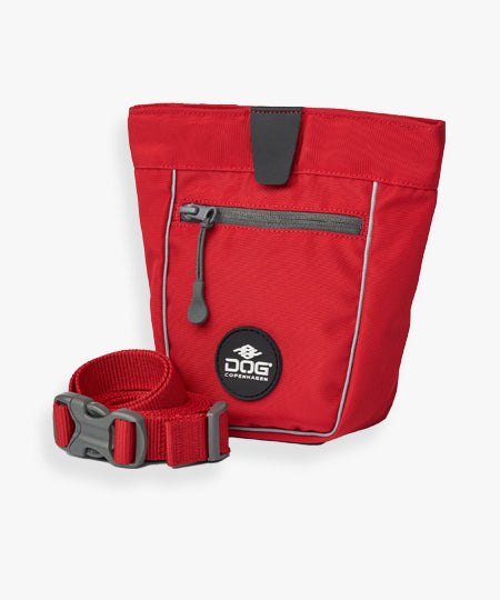 DOG-Copenhagen-sac-a-friandises-pour-chien-go-explorer-treat-bag-rouge
