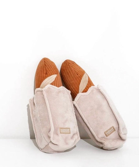 Lambwolf-Collective-jouet-design-minimalist-pour-chien-mini-baguette