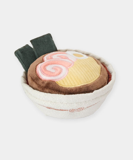 Lambwolf-Collective-jouet-design-minimalist-pour-chien-ramen