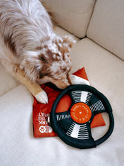 Lambwolf-Collective-peluche-chien-interactive-design-Bark-To-Beat