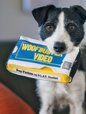 Pet-play-jouet-peluche-chien-90sClassics-Toy-Woofbuster-Video