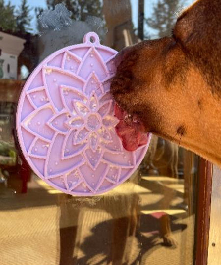 SodaPup-tapis-lechage-emat-pour-chien-chiot-lotus