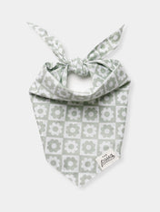 The-Paws-bandana-pour-chien-Zoe-fleur