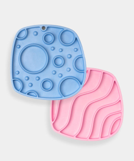 west-paw-Tapis-lechage-chien-ecologique-occupation-feast-mat