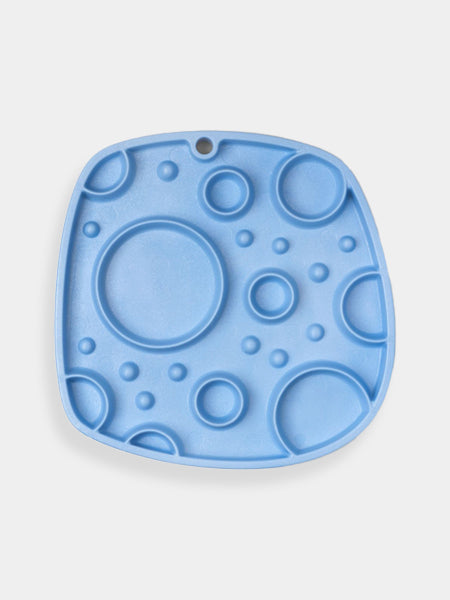 west-paw-Tapis-lechage-chien-ecologique-occupation-feast-mat