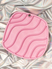 west-paw-Tapis-lechage-chien-ecologique-occupation-feast-mat