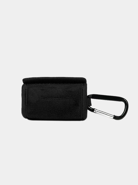 Charlie_s-Backyard-distributeur-sac-a-dejection-pour-chien-noir