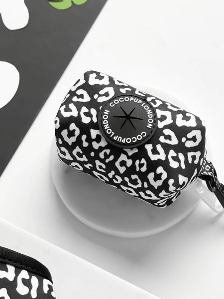 Cocopup-london-distributeur-sac-a-dejection-balade-chien-leopard-noir