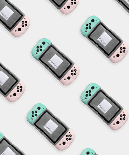 Fuzzyard-peluche-pour-chien-retro-console-dogtendo-sniff