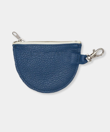 LoveThyBeast-pochette-sac-dejection-cuir-chien-bleu-cobalt