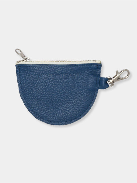 LoveThyBeast-pochette-sac-dejection-cuir-chien-bleu-cobalt