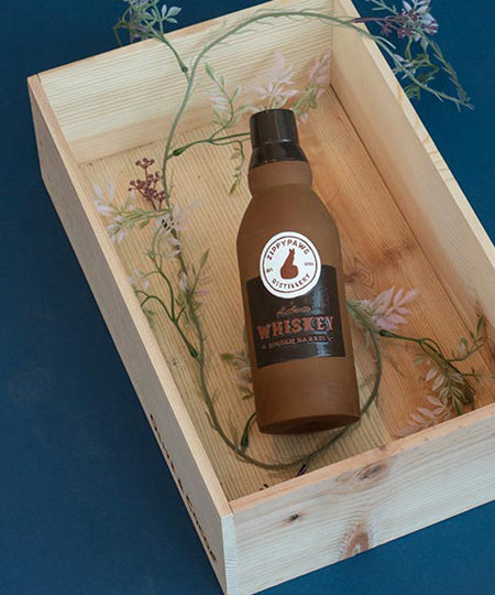 zippy-paws-peluche-pour-chien-bouteille-whiskey