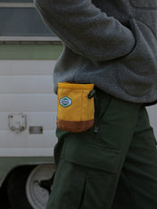 Charlie_s-Backyard-pochette-friandises-TOWN-CORDURA-pour-chien-jaune