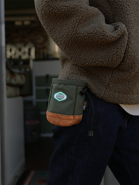 Charlie_s-Backyard-pochette-friandises-TOWN-CORDURA-pour-chien-vert