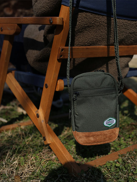 Charlie_s-Backyard-sacoche-TOWN-CORDURA-pour-chien-vert