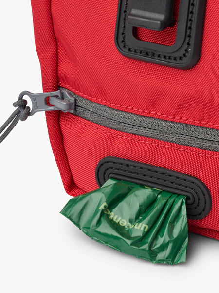 DOG-Copenhagen-sac-a-friandises-pour-chien-go-explorer-treat-bag-rouge
