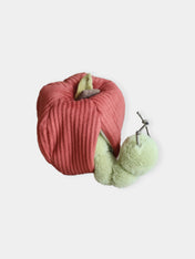       Lambwolf-Collective-jouet-design-minimalist-pour-chien-pomme-vers