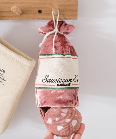 Lambwolf-Collective-jouet-design-minimalist-pour-chien-saucisson