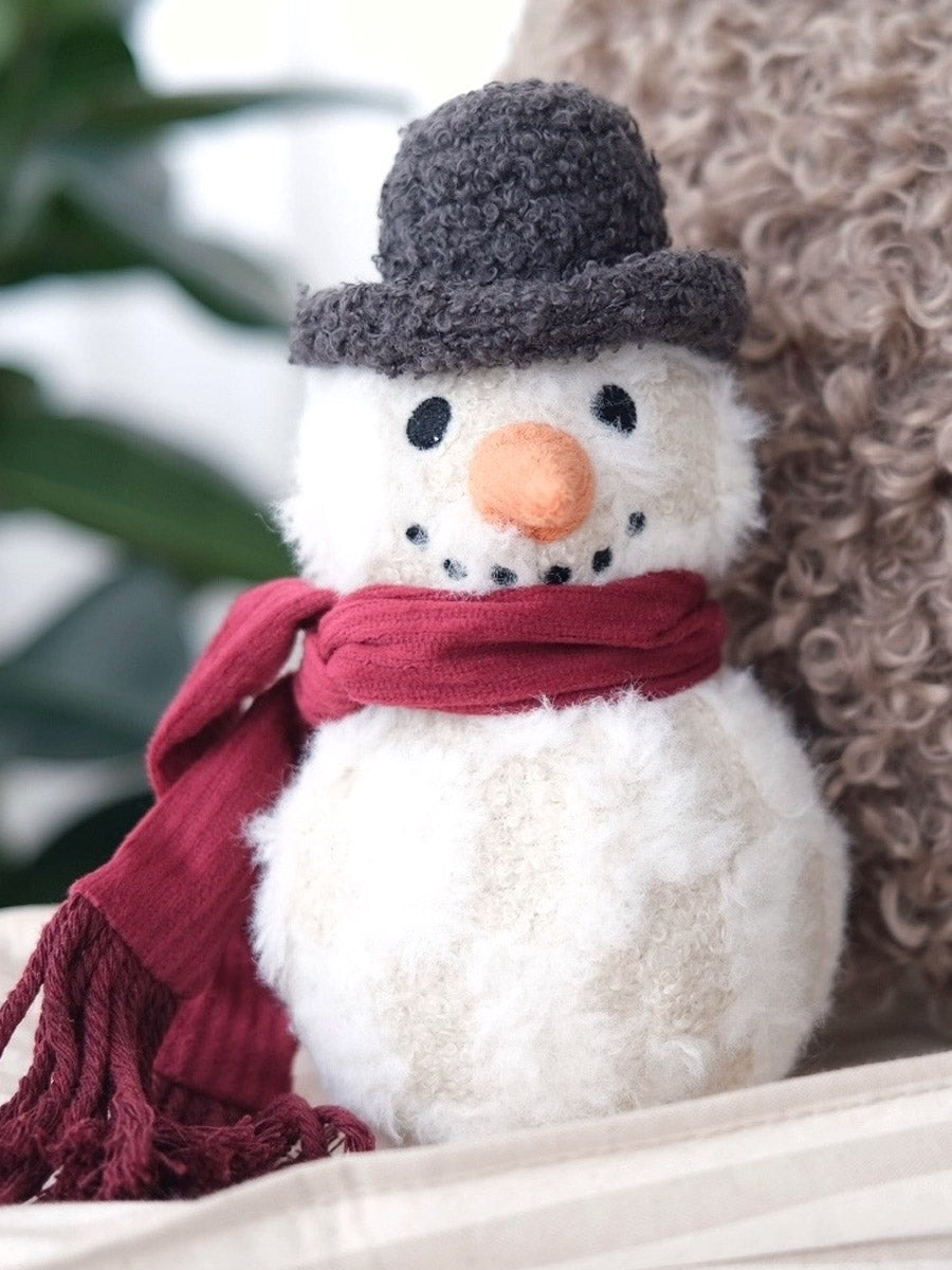 Lambwolf-Collective-peluche-chien-interactive-design-bonhomme-de-neige