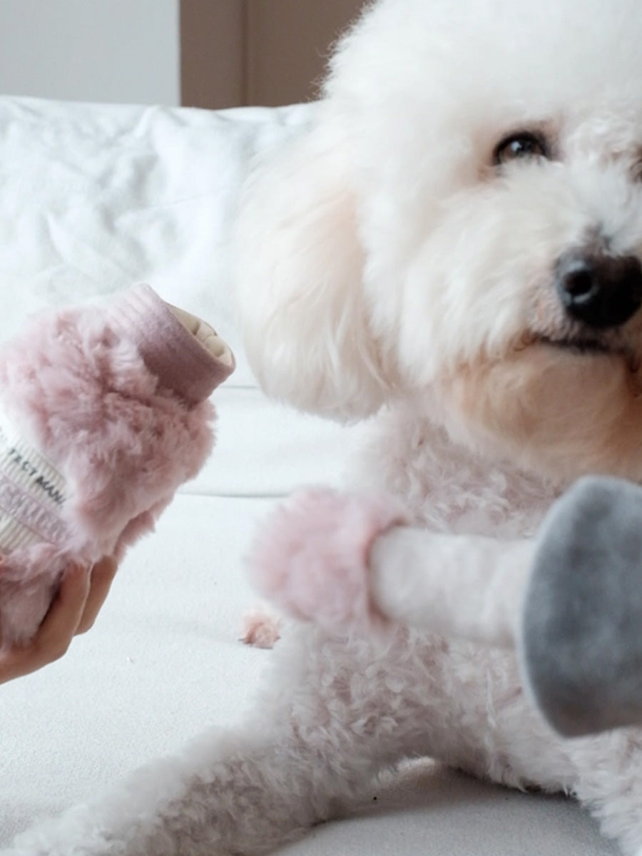 Lambwolf-Collective-peluche-chien-interactive-design-vernis-ongle