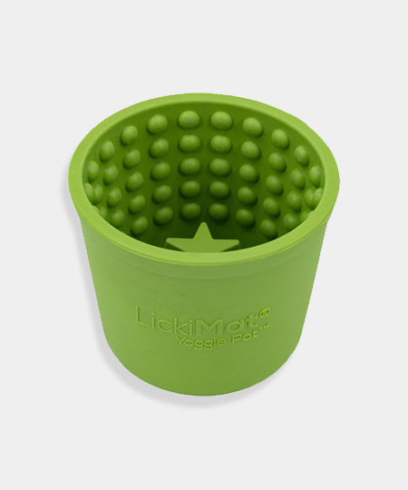       Lickimat-tapis-lechage-occupation-chien-Yoggie-Pot-vert