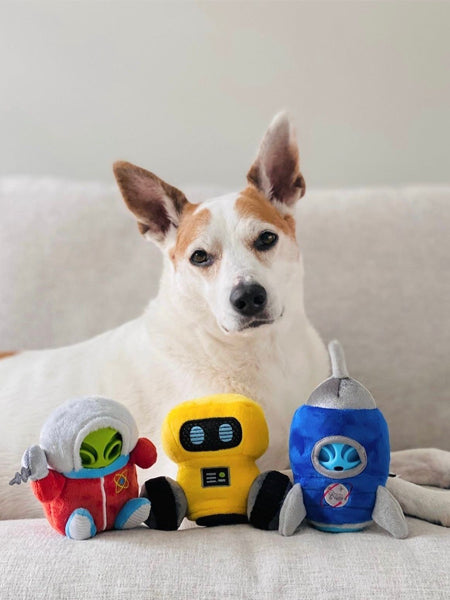 Pet-play-jouet-peluche-chien-Alien-Buddies