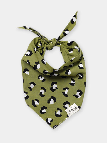 The-Paws-bandana-pour-chien-panthère-olive