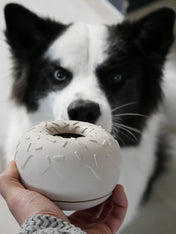 inooko-jouet-occupation-pour-chien-Yoomy-donut-beige