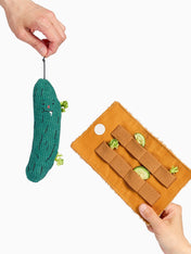 the-furry-folks-jouet-de-fouille-puzzle-interactif-pour-chien-cornichon
