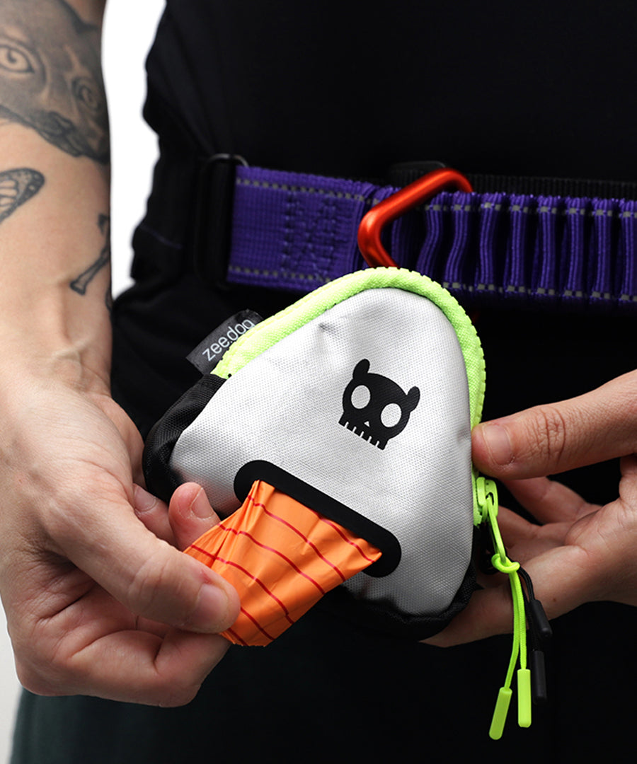 zee-dog-pochette-distributeur-sacs-a-crottes-pour-chien-Go.Clip-Atlas