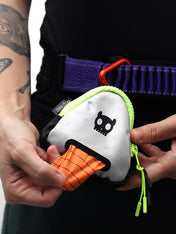 zee-dog-pochette-distributeur-sacs-a-crottes-pour-chien-Go.Clip-Atlas
