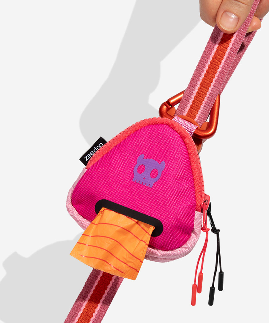 zee-dog-pochette-distributeur-sacs-a-crottes-pour-chien-Go-Clip-Mamba