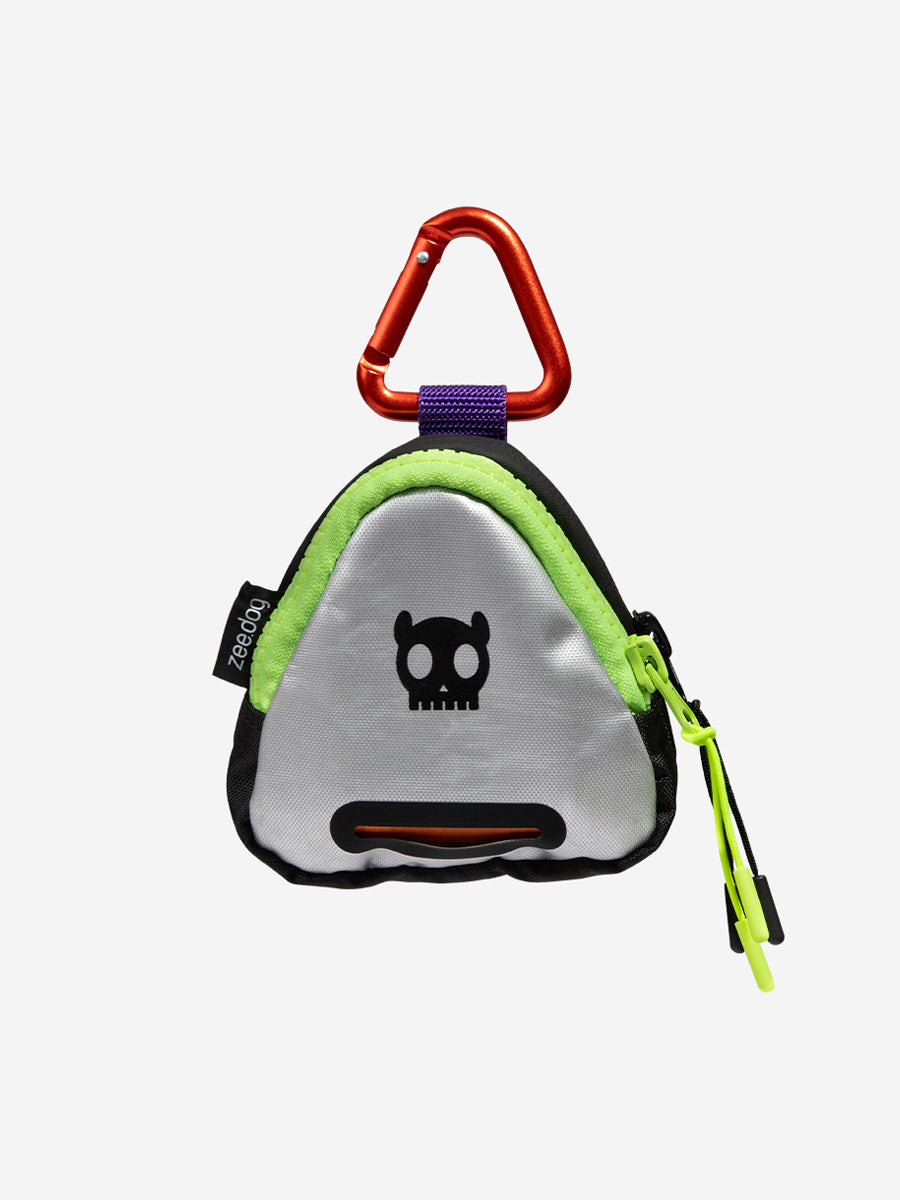 zee-dog-pochette-distributeur-sacs-a-crottes-pour-chien-Go.Clip-Atlas