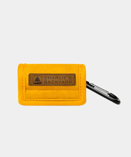 Charlie_s-Backyard-distributeur-sac-a-dejection-pour-chien-jaune