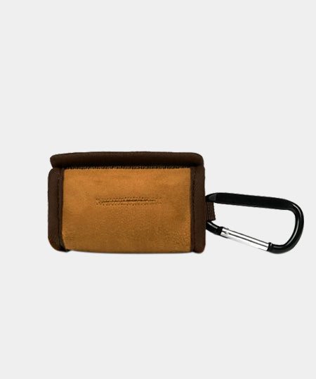 Charlie_s-Backyard-distributeur-sac-a-dejection-pour-chien-marron