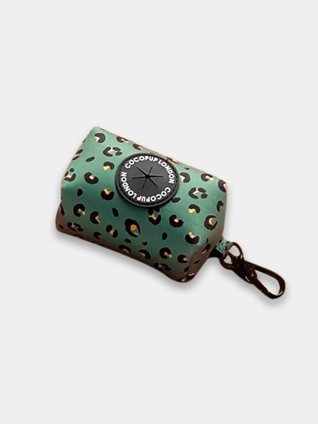       Cocopup-london-distributeur-sac-a-dejection-balade-chien-leopard-khaki