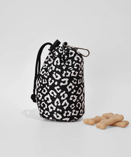        Cocopup-london-pochette-friandises-balade-chien-leopard-noir