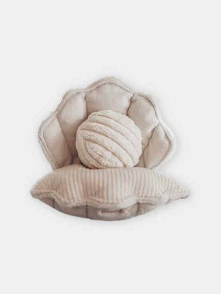     Lambwolf-Collective-jouet-fouille-balle-design-minimalist-pour-chien-huitre-coquillage