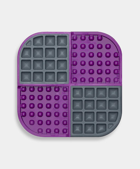     Lickimat-tapis-lechage-occupation-chien-slomo-violet