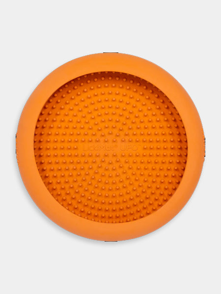        Lickimat-tapis-lechage-occupation-chien-ufo-orange