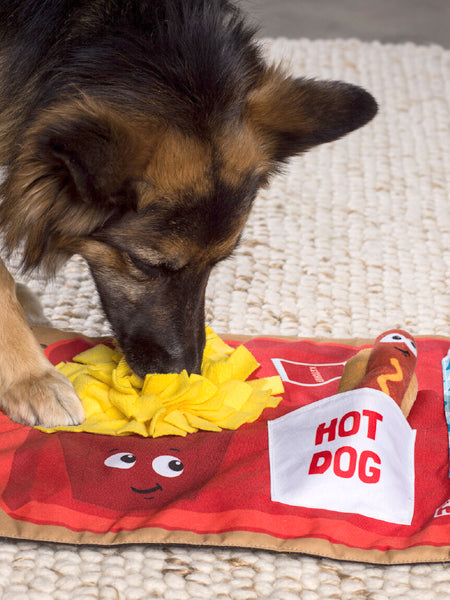        Outward-hound-tapis-fouille-puzzle-chien-Activity-Matz-fast-food