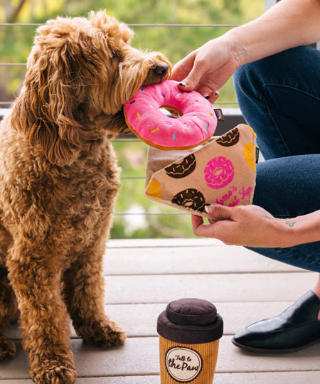     Pet-play-jouet-peluche-chien-pup-cup-cafe-Doughboy-Donut