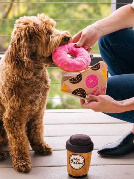     Pet-play-jouet-peluche-chien-pup-cup-cafe-Doughboy-Donut