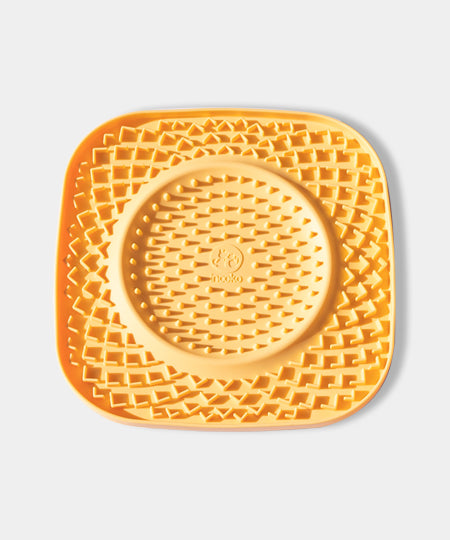     inooko-Tapis-lechage-YoomY-Plate-dusty-yellow