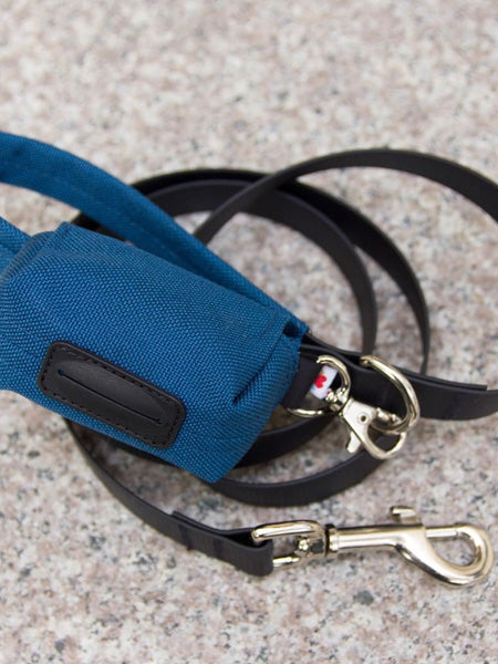 Wildebeest-distributeur-sac-a-crottes-pour-chien-bleu-marine